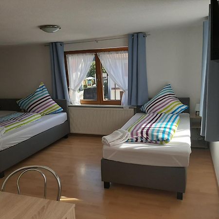 Gaestehaus Pension Waldhorn Weilen unter den Rinnen Bagian luar foto