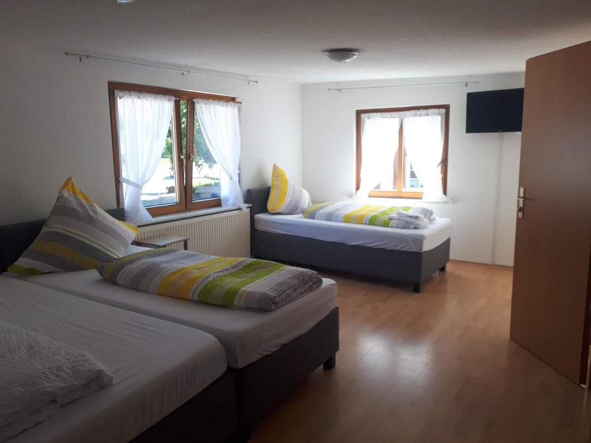 Gaestehaus Pension Waldhorn Weilen unter den Rinnen Bagian luar foto